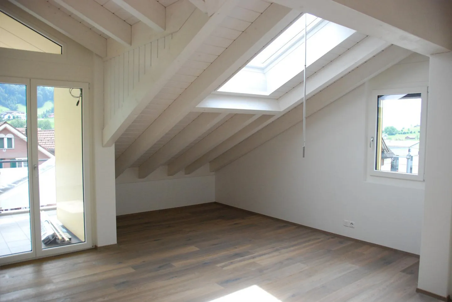5.5 Room Attic Apartment - Sattel - Photo 5 of 12