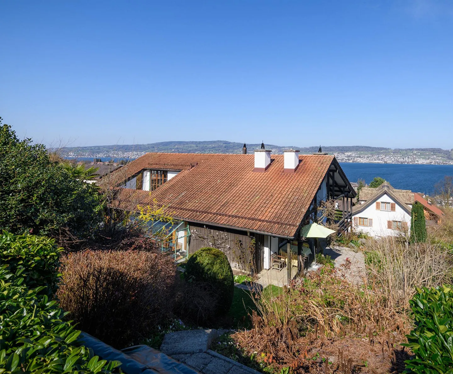 Two-family architect house in a fantastic location with a view - Photo 4 of 16