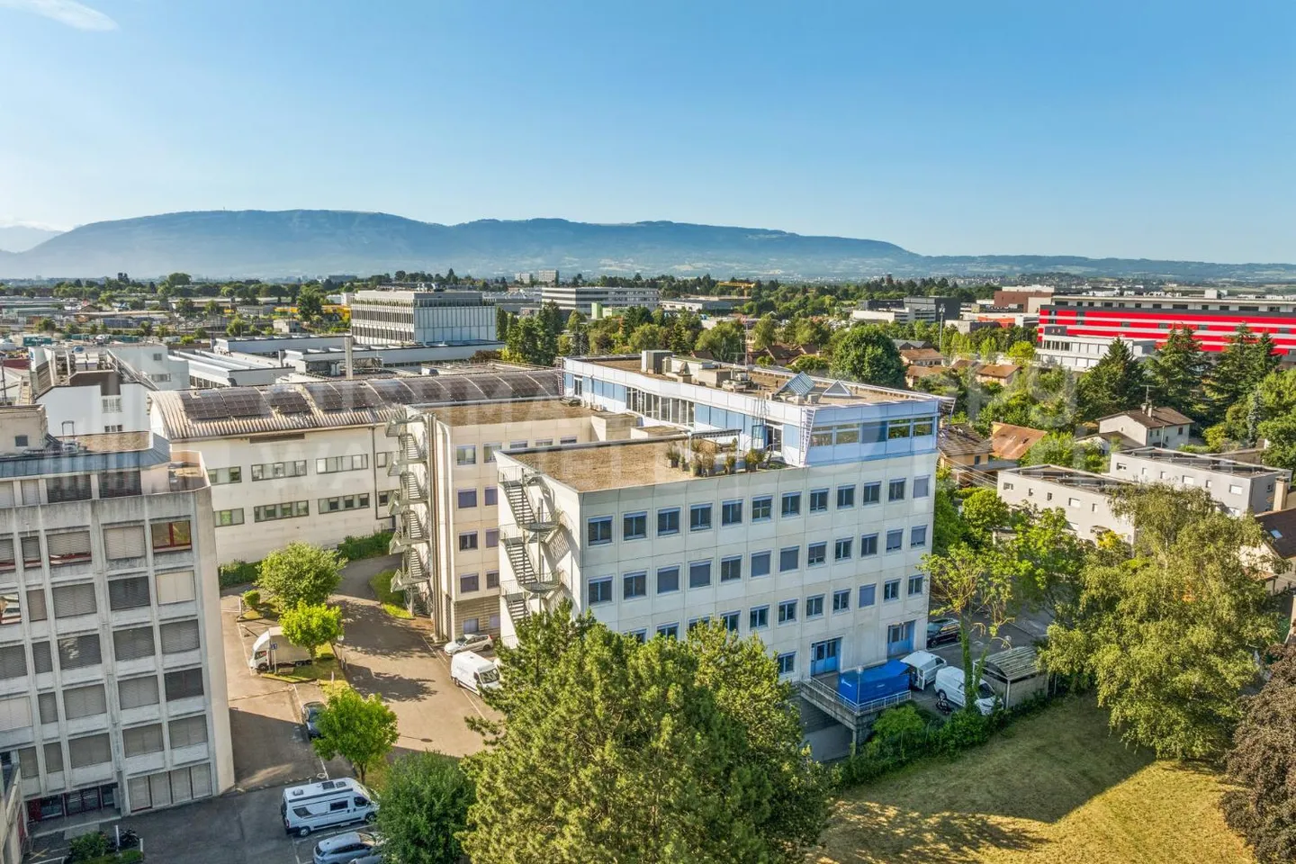 Geschäftsräume mit Glasfaser, Lieferung und Parkplätzen in Meyrin - Grand-Puits 42 - Foto 6 von 13