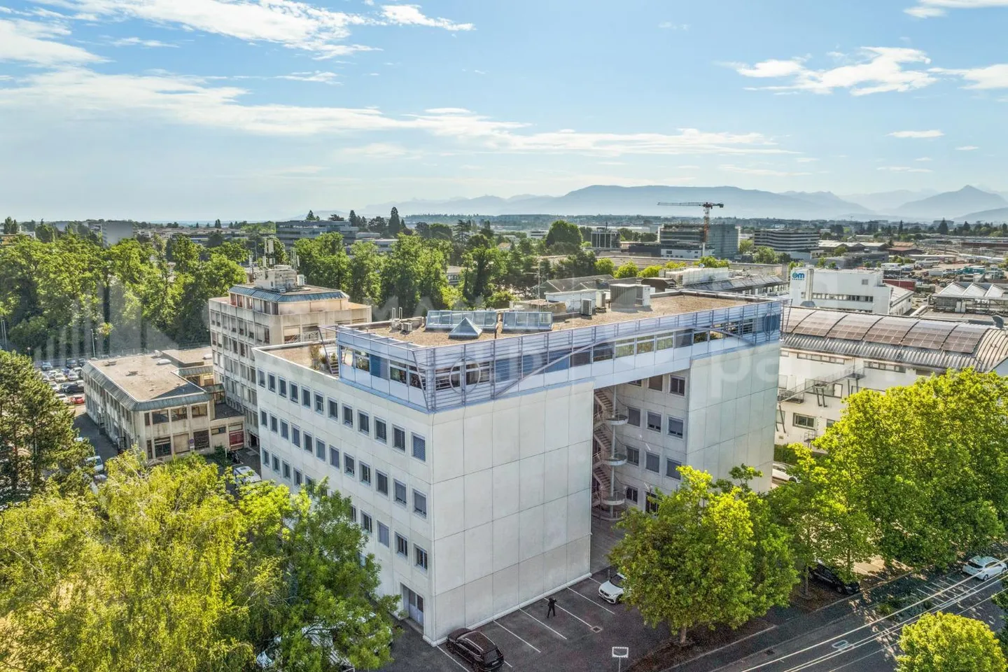 Geschäftsräume mit Glasfaser, Lieferung und Parkplätzen in Meyrin - Grand-Puits 42 - Foto 1 von 13