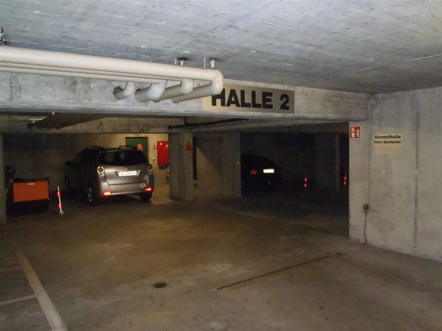 Place de parking à louer dans un endroit très central - Photo 2 sur 2