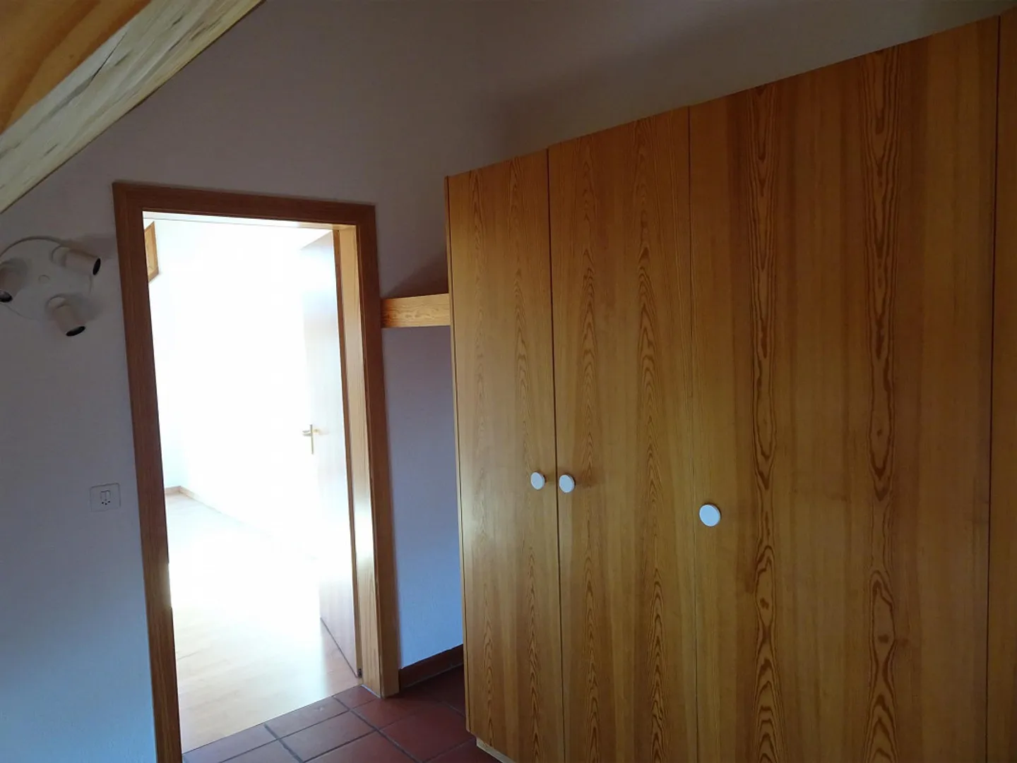 Belle appartement de 2,5 pièces dans un emplacement idéal / pas de bloc résidentiel - Photo 9 sur 11