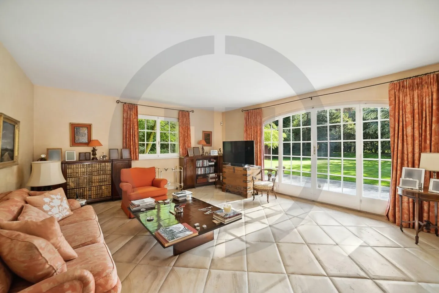 Sublime classic house on the edge of the Golf de Cologny - Photo 8 of 13