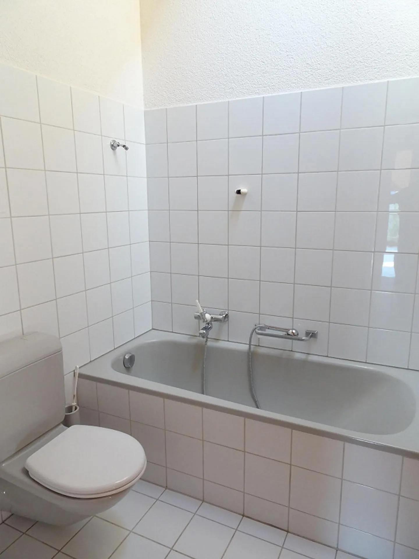 Belle appartement de 2,5 pièces dans un emplacement idéal / pas de bloc résidentiel - Photo 7 sur 11