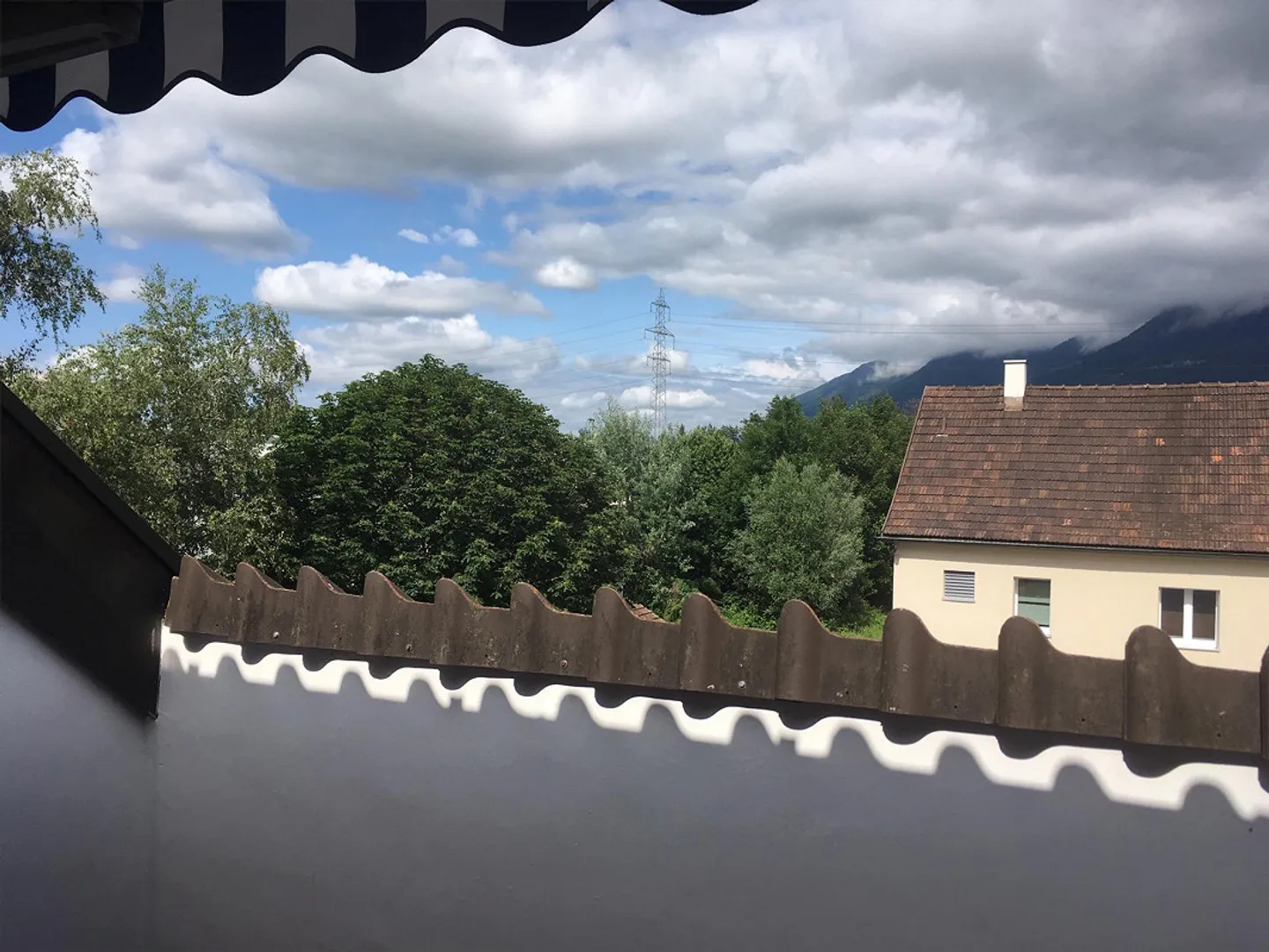 Belle appartement de 2,5 pièces dans un emplacement idéal / pas de bloc résidentiel - Photo 11 sur 11