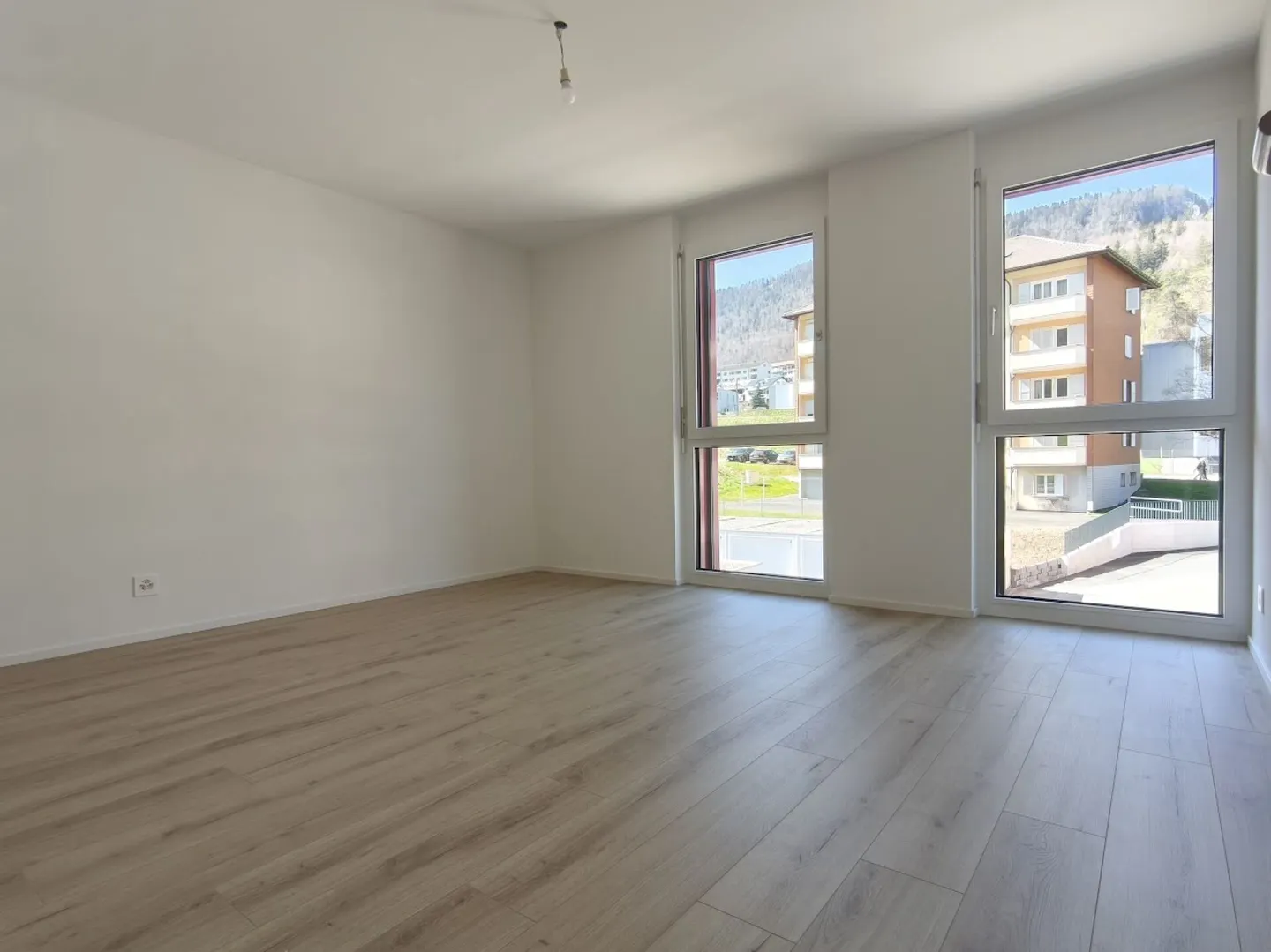 Apartment A23 with 4.5 rooms in Villeret - Photo 3 of 10