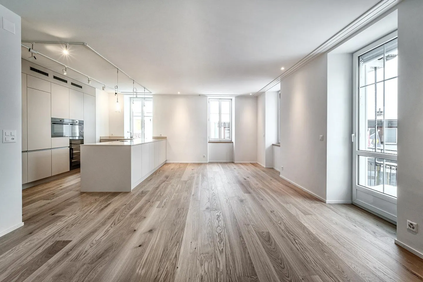 Spacious 4.5-room apartment - Photo 1 of 9
