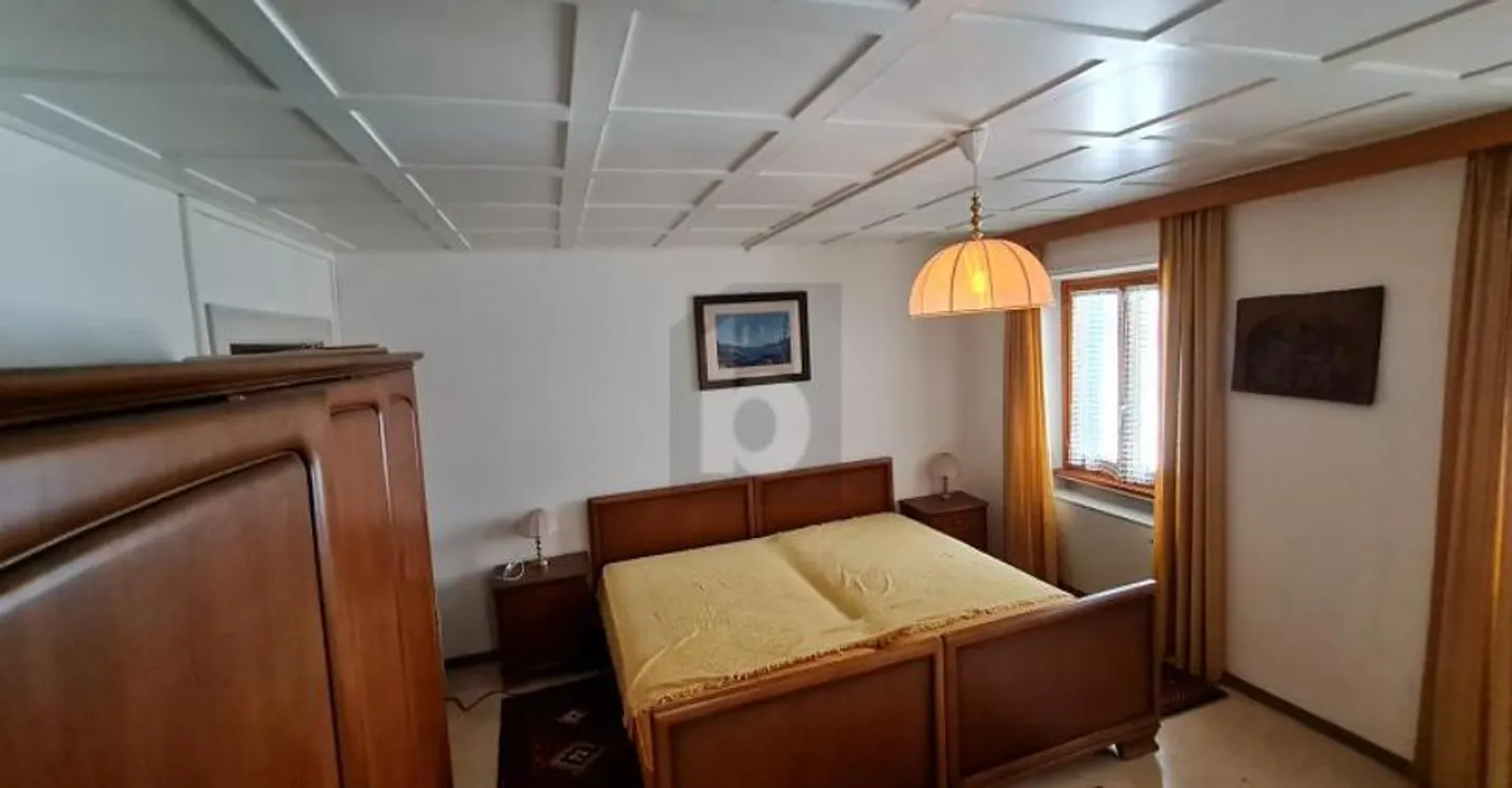 SPACIOUS WITH A LOT OF POTENTIAL - Photo 4 of 5