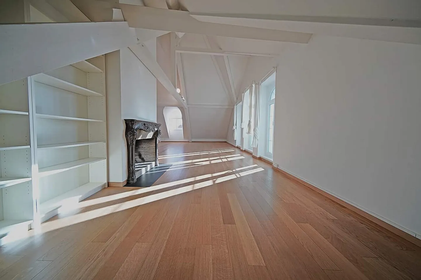 Spacious 6.5-room apartment with charm and character - Photo 4 of 13