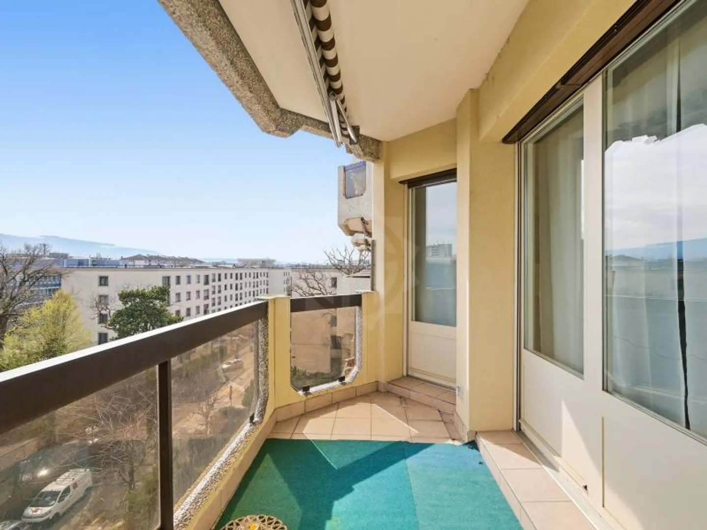 Spacious Apartment in Petit-Saconnex - Photo 1 of 9