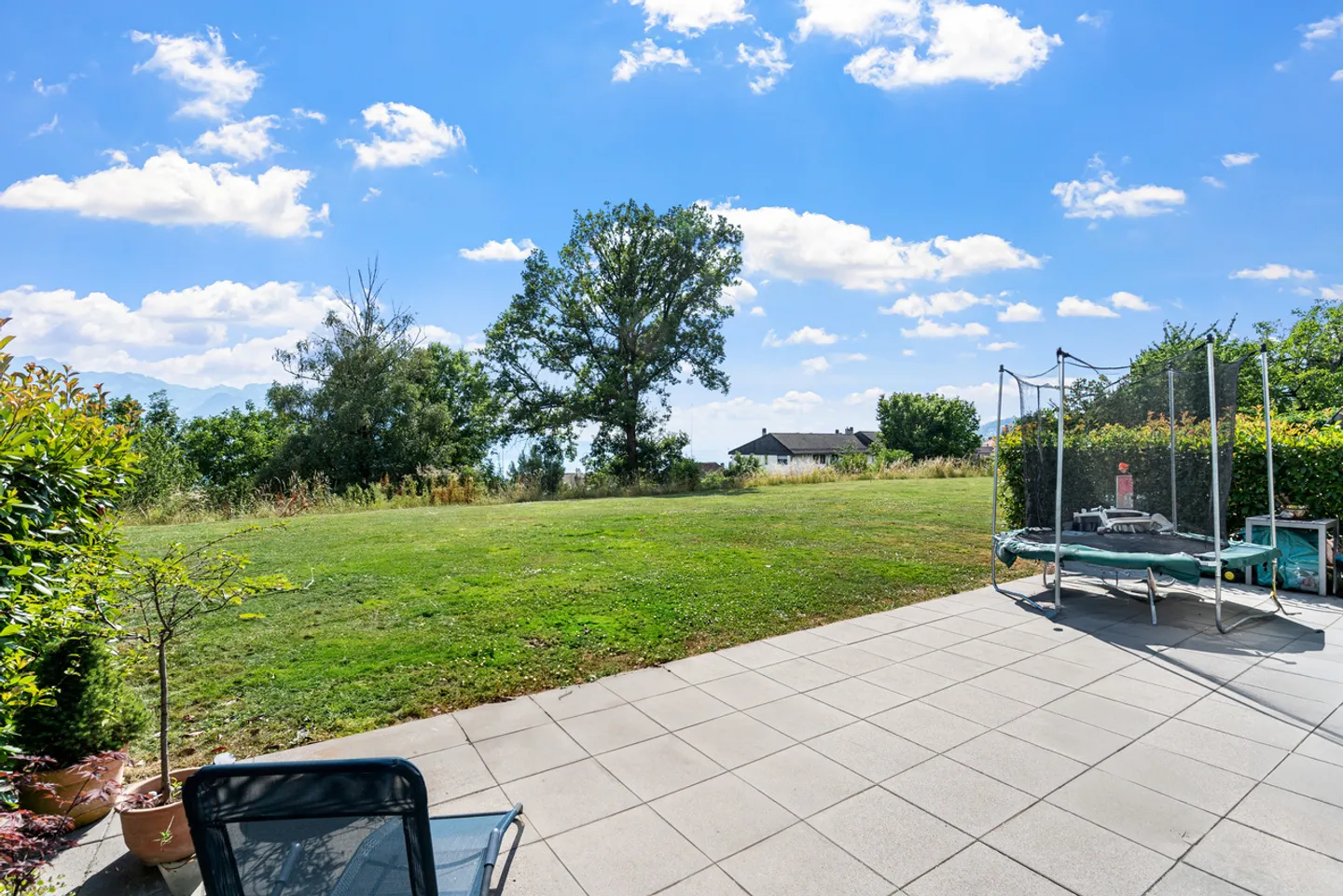 Wunderschöne 3,5-Zimmer-Wohnung mit Garten und Seeblick in St-Légier - Foto 2 von 12