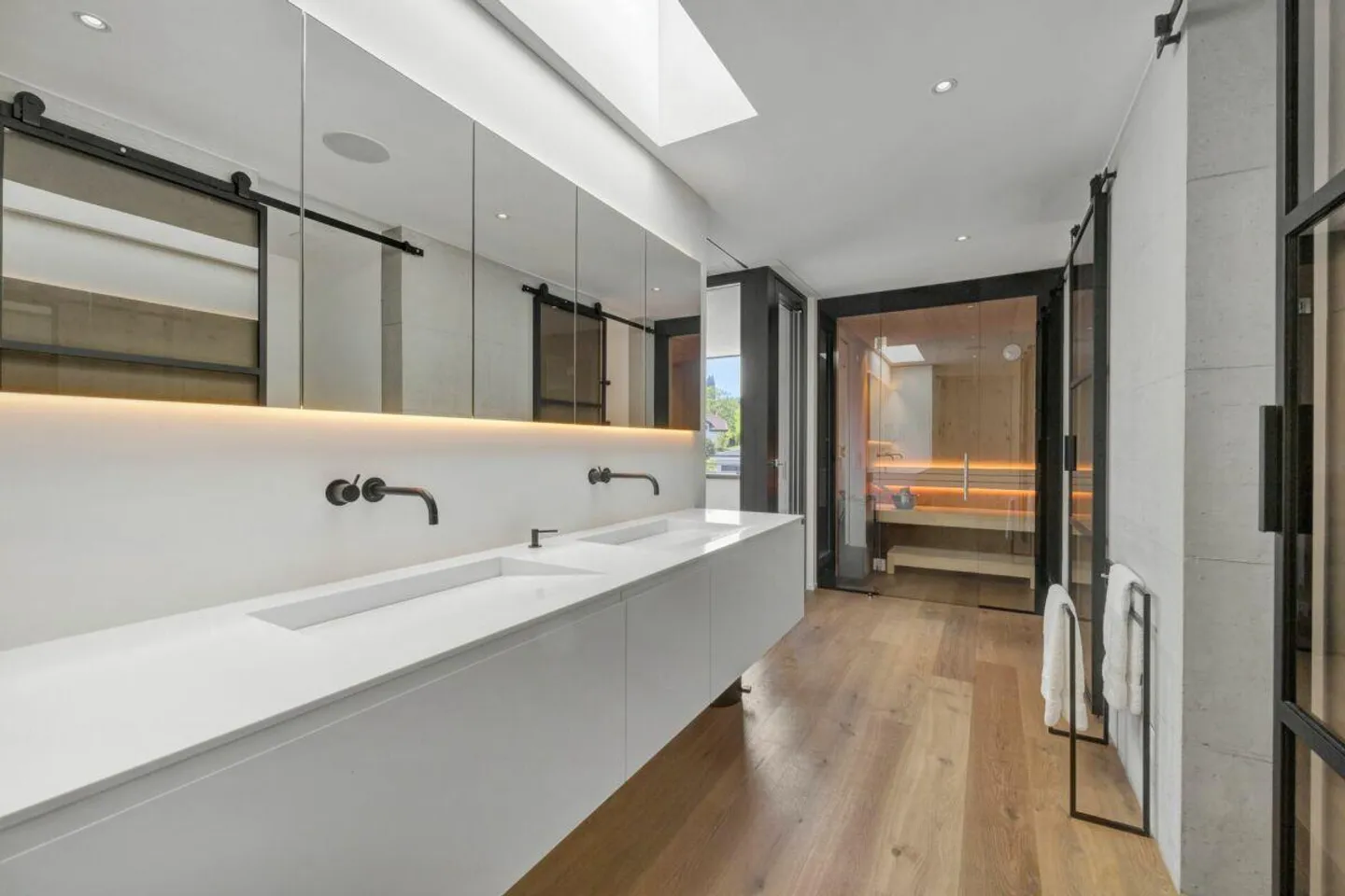 Architettura & Estetica nella Perfezione - Villa Esclusiva con Piscina - Foto 2 di 4