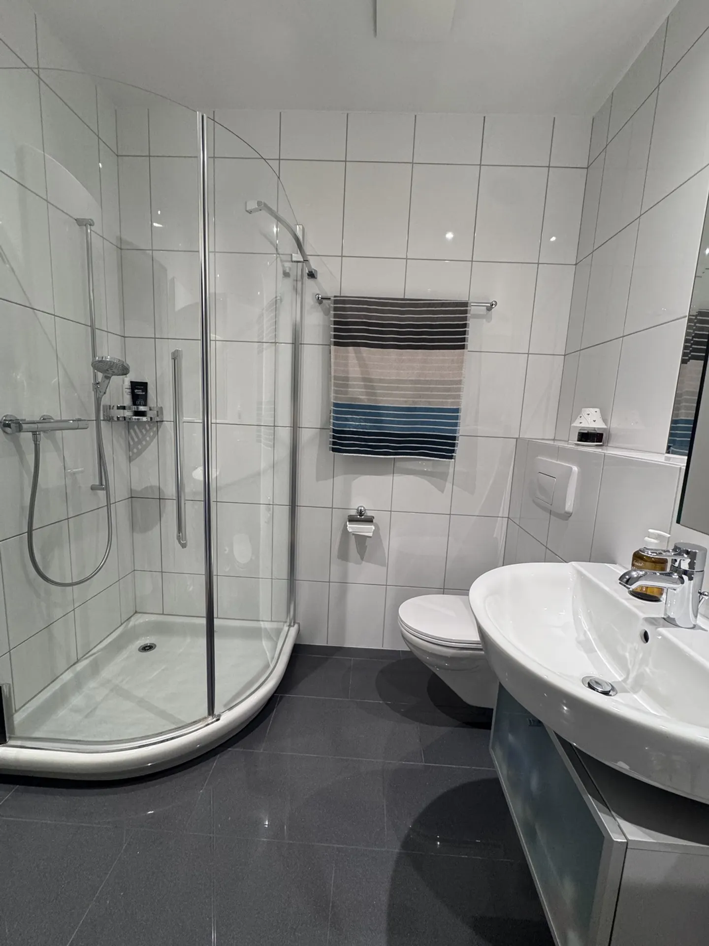 Stilvolle Wohnung mit Seeblick - Foto 6 von 10