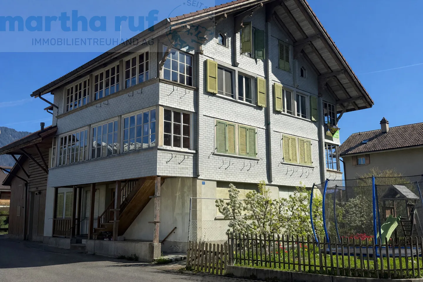 Vielseitiges Mehrfamilienhaus - Foto 1 von 25