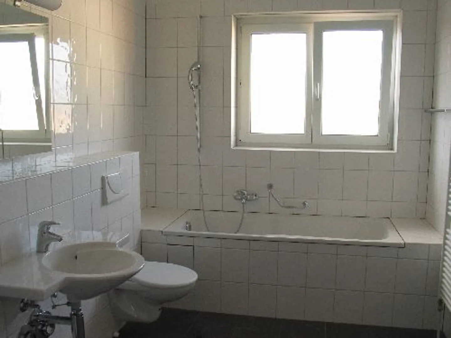 Apartment with Charm - Photo 4 of 5