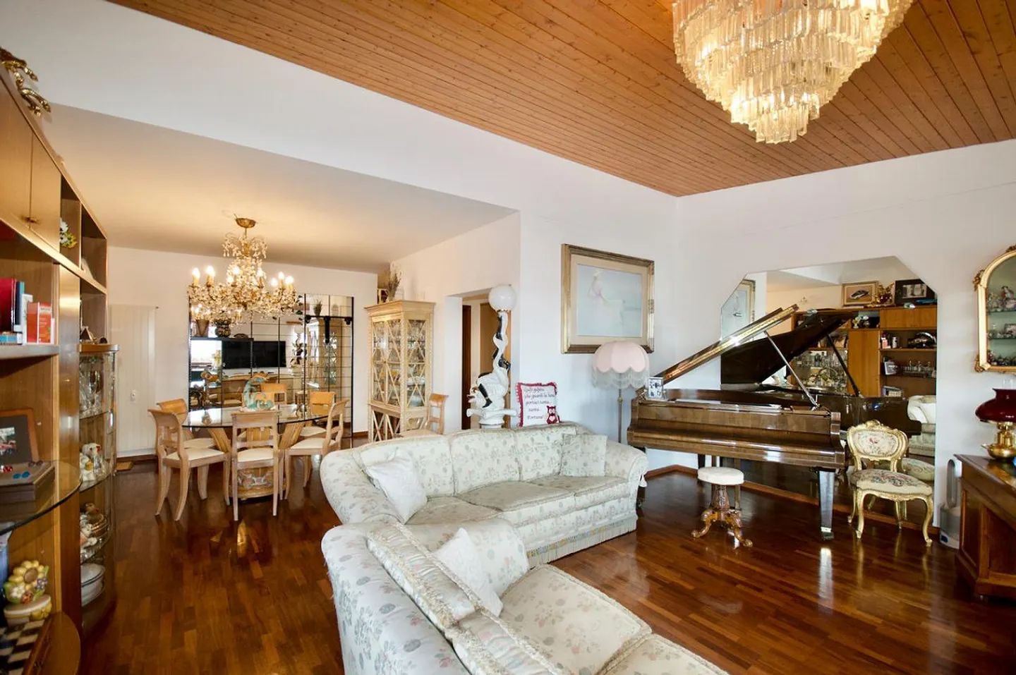 Holiday Home - Apartment with Breathtaking View of Lake Lugano - Photo 7 of 14