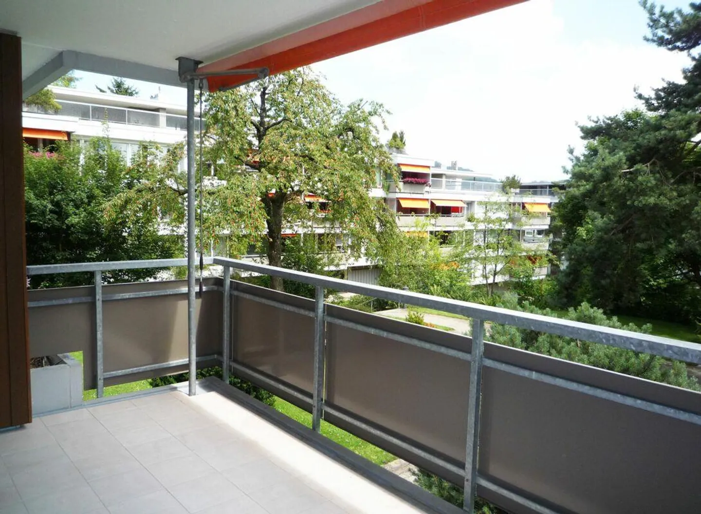 Condominium de 4,5 pièces au rez-de-chaussée surélevé - Photo 9 sur 11