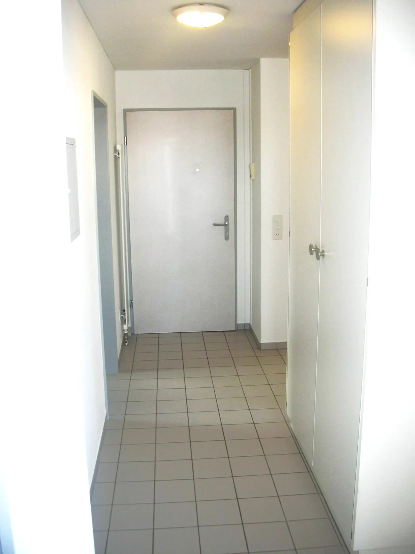 Charming 2.5-room attic apartment with balcony in Wangen near Olten - Photo 6 of 9