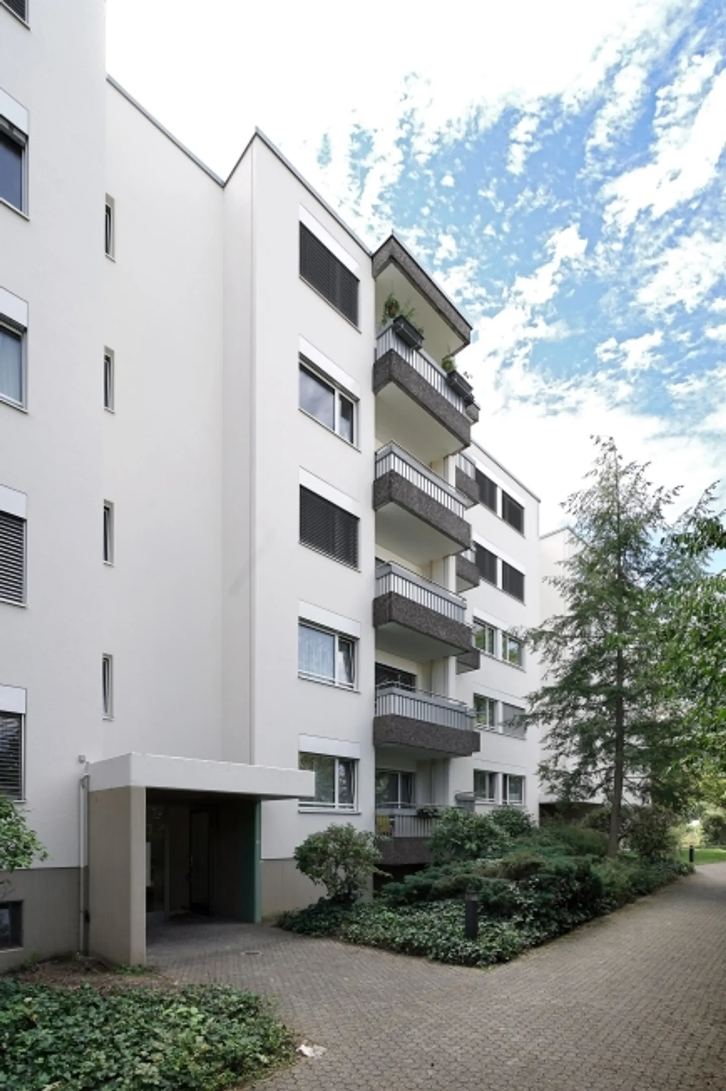 Appartement moderne avec balcon - Photo 1 sur 1