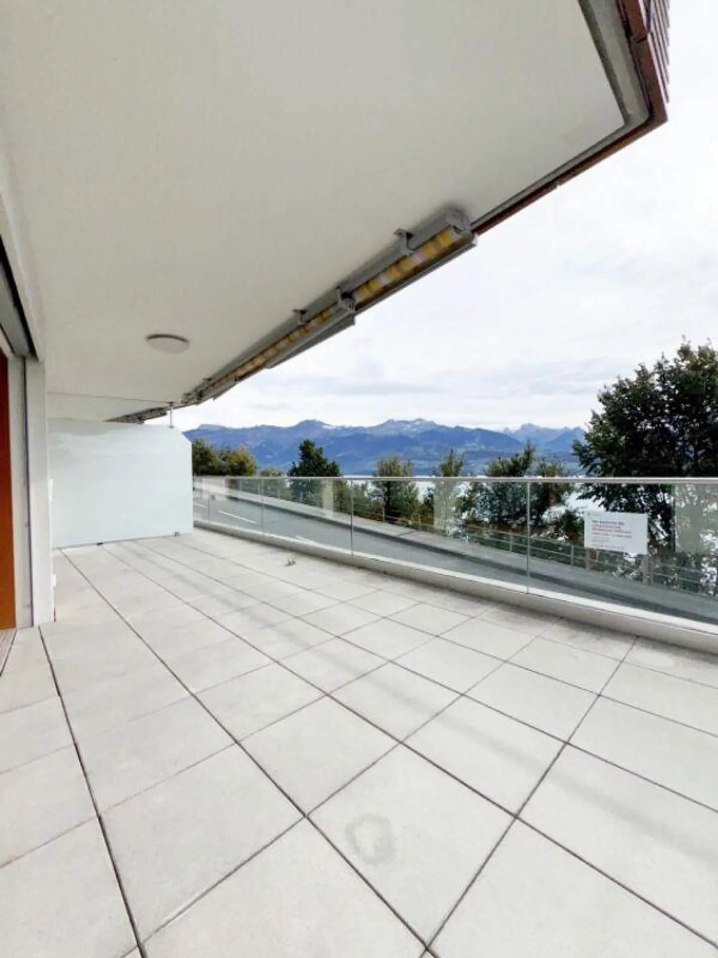 Bellevue Apartment - Photo 7 of 9