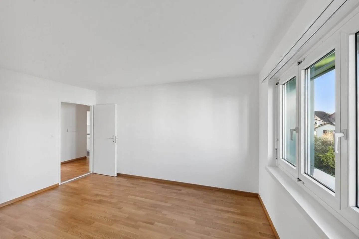 Beautiful 3.5 room apartment available - Photo 5 of 8