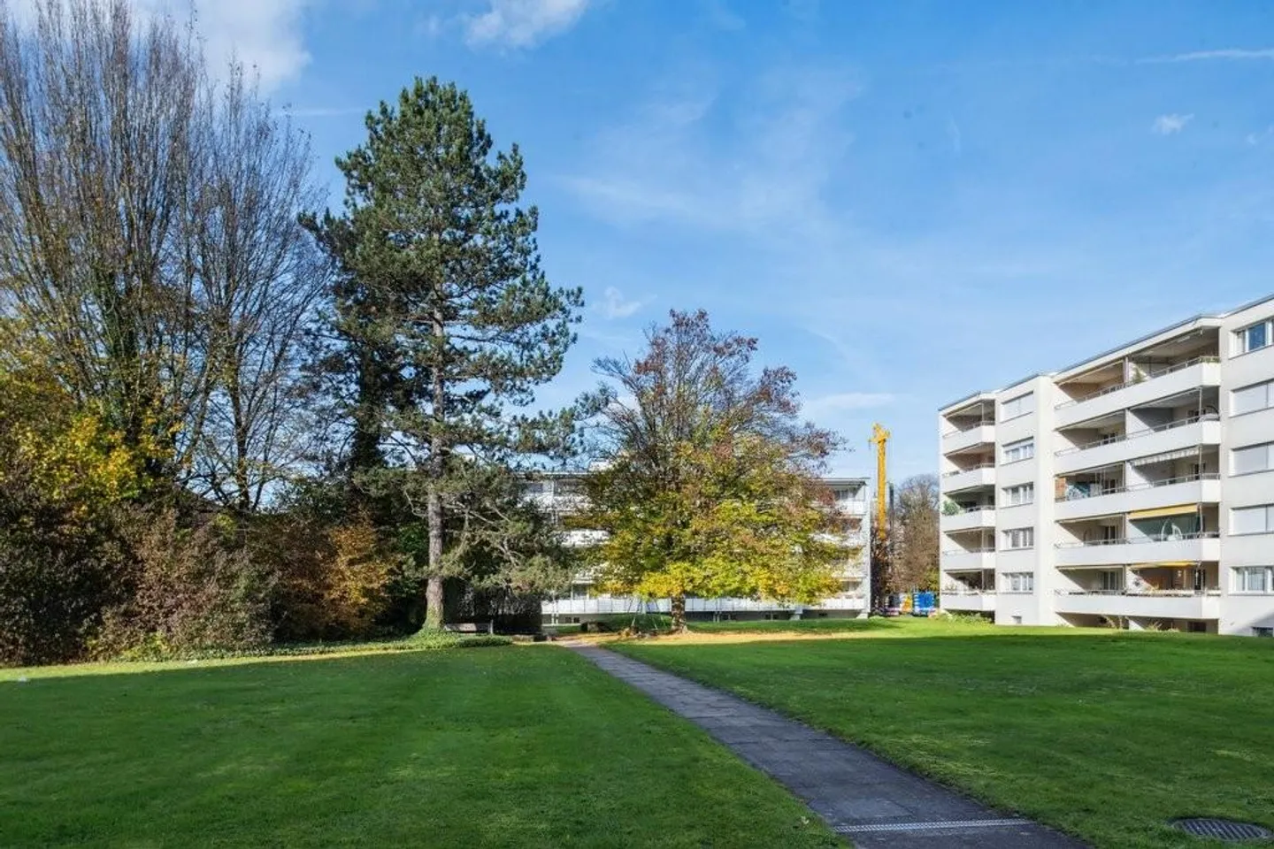 Beautiful 3.5 room apartment available - Photo 1 of 8