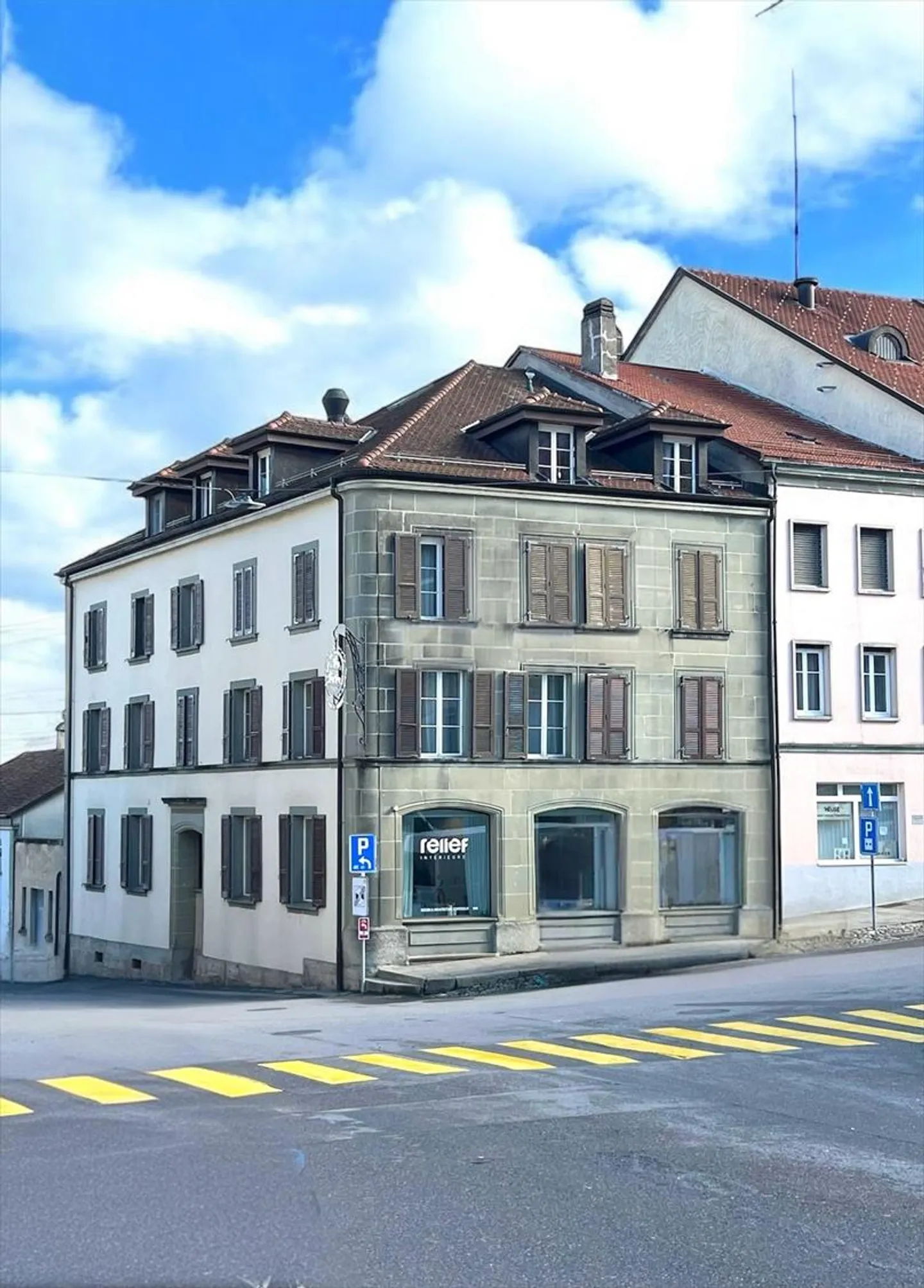 Wohngebäude - Foto 1 von 5