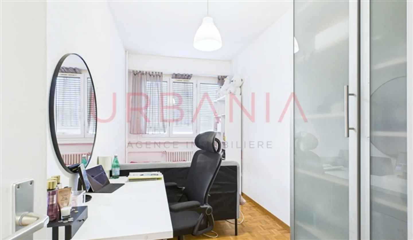 4.5-room apartment with balcony and box - Photo 3 of 6