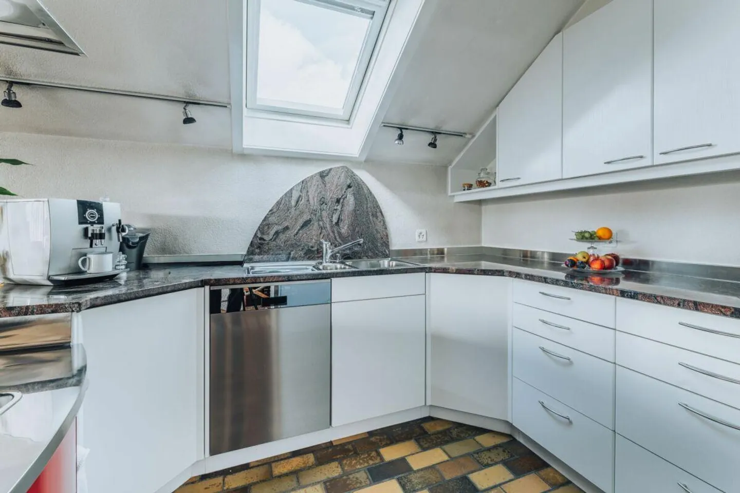 4.5 Zimmer Einfamilienhaus mit grosszügigem Grundstück Kopie - Foto 4 von 9