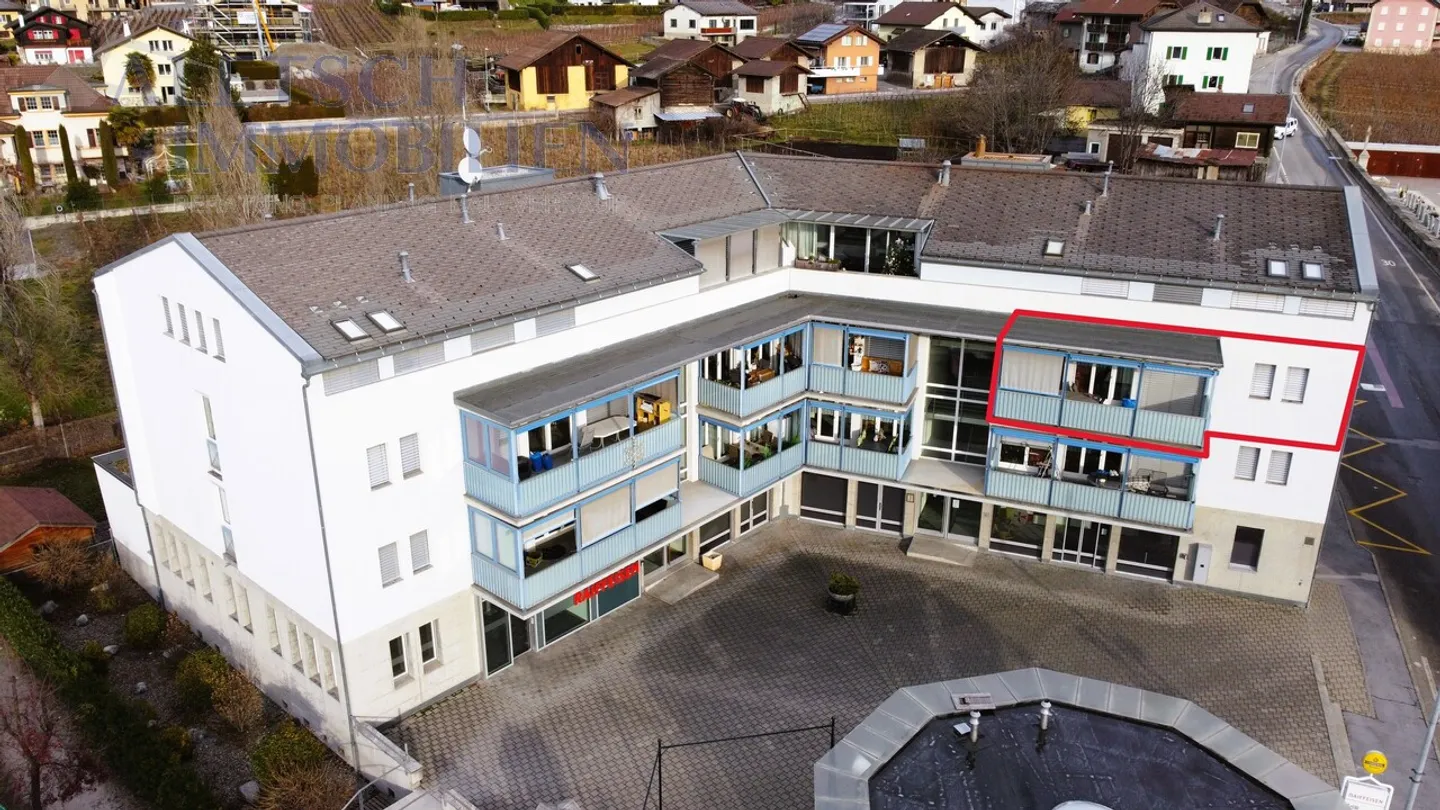 Appartement central de 4,5 pièces avec balcon orienté au sud, au cœur du village - Photo 1 sur 14