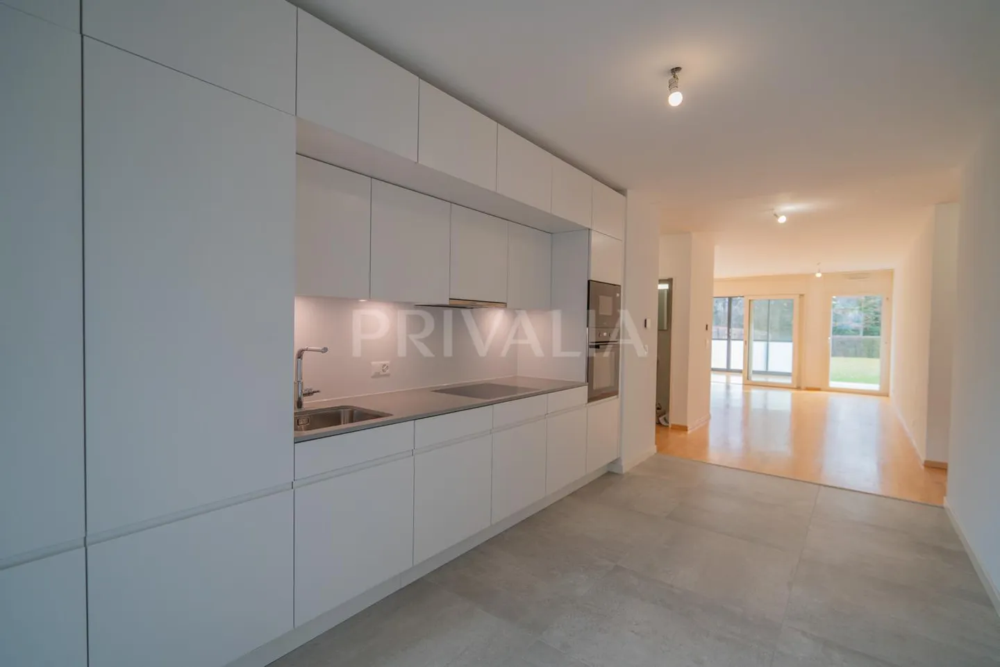 Bel appartamento al piano giardino in una residenza sicura - Foto 5 di 10