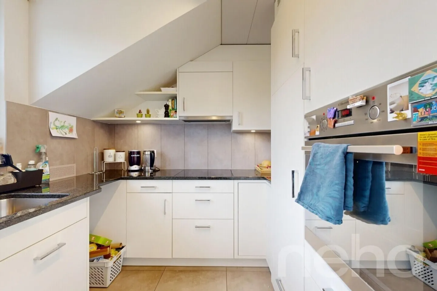 Appartement en attique abordable dans un emplacement calme - Photo 4 sur 12