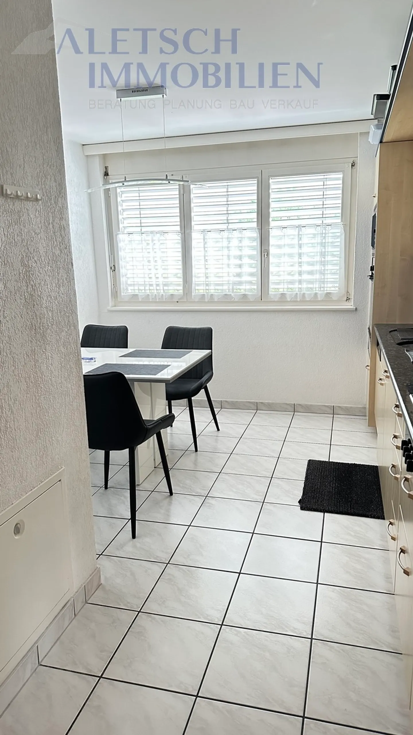 Appartement central de 4,5 pièces avec balcon orienté au sud, au cœur du village - Photo 10 sur 14