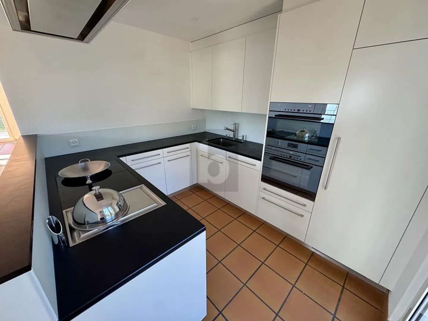 LIGHT, PEACE AND A KITCHEN TO FALL IN LOVE WITH - Photo 3 of 6