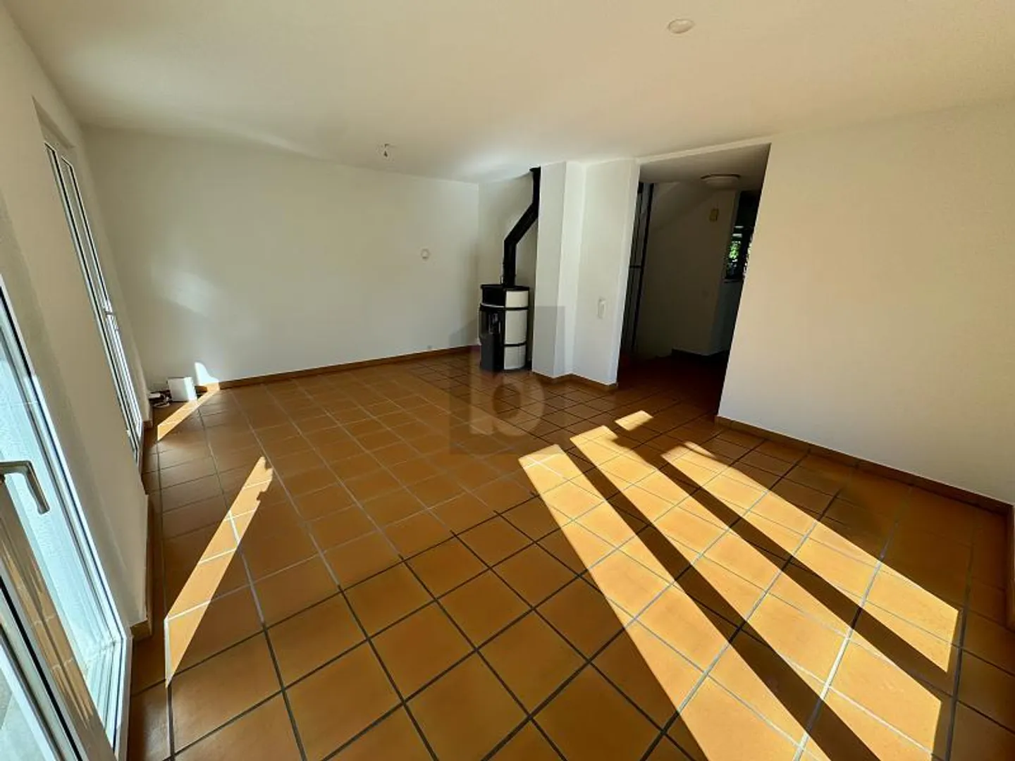 LIGHT, PEACE AND A KITCHEN TO FALL IN LOVE WITH - Photo 2 of 6