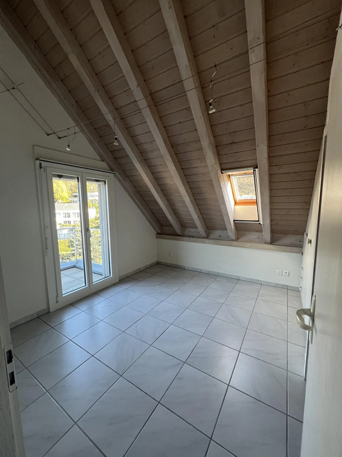 3.5-room penthouse apartment with a view - Photo 8 of 10