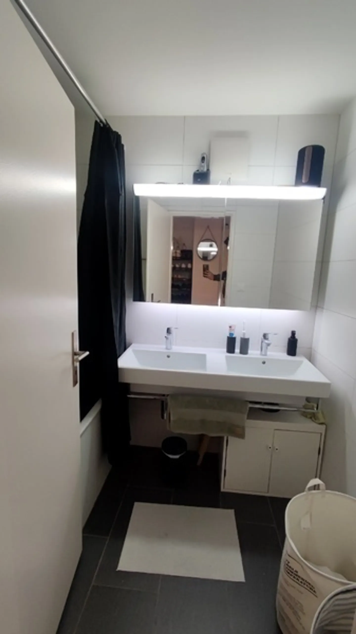 Modernes Apartment mit Balkonen - Foto 4 von 9