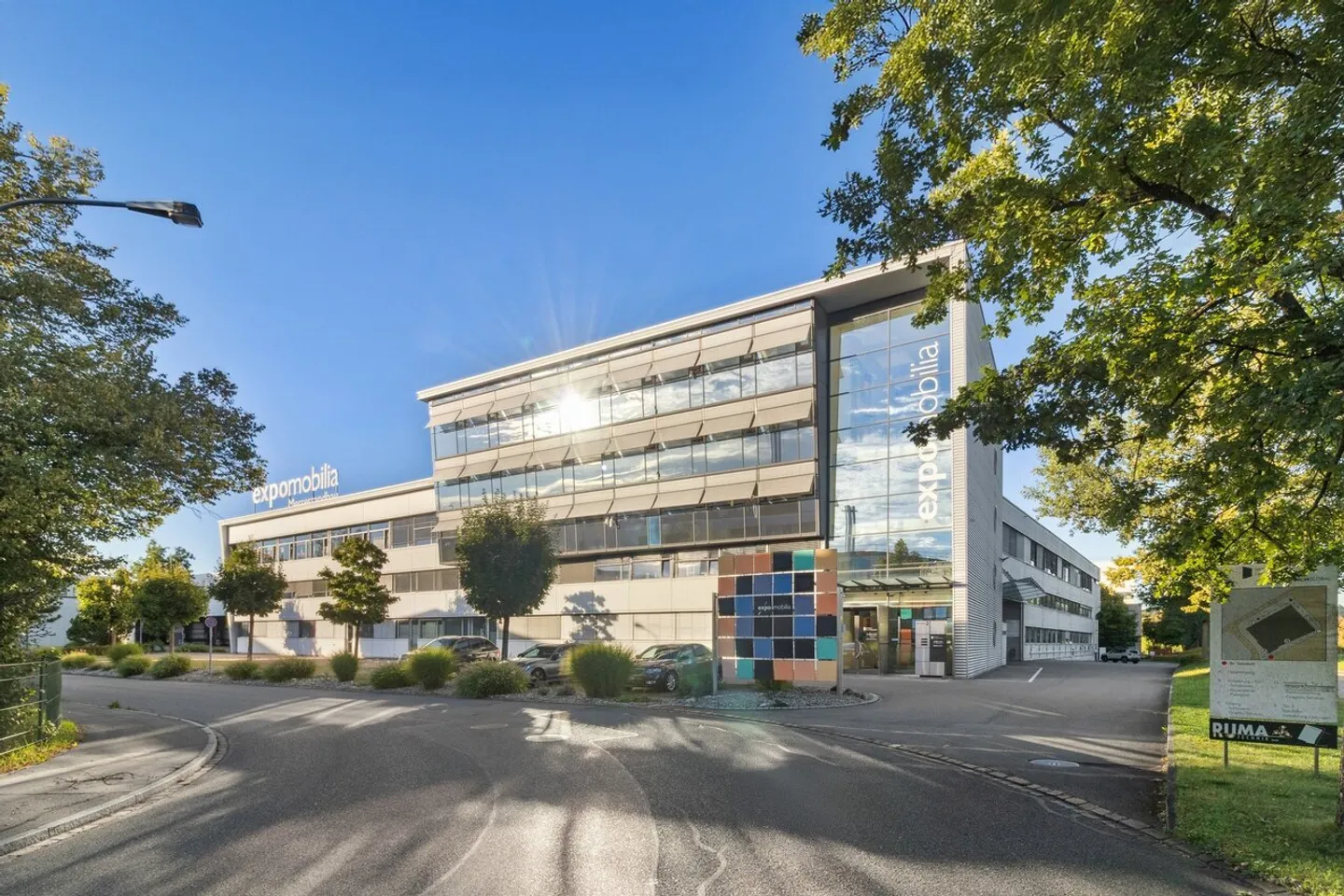 Proprietà Rappresentativa per Commercio, Logistica e Ufficio - Foto 1 di 10