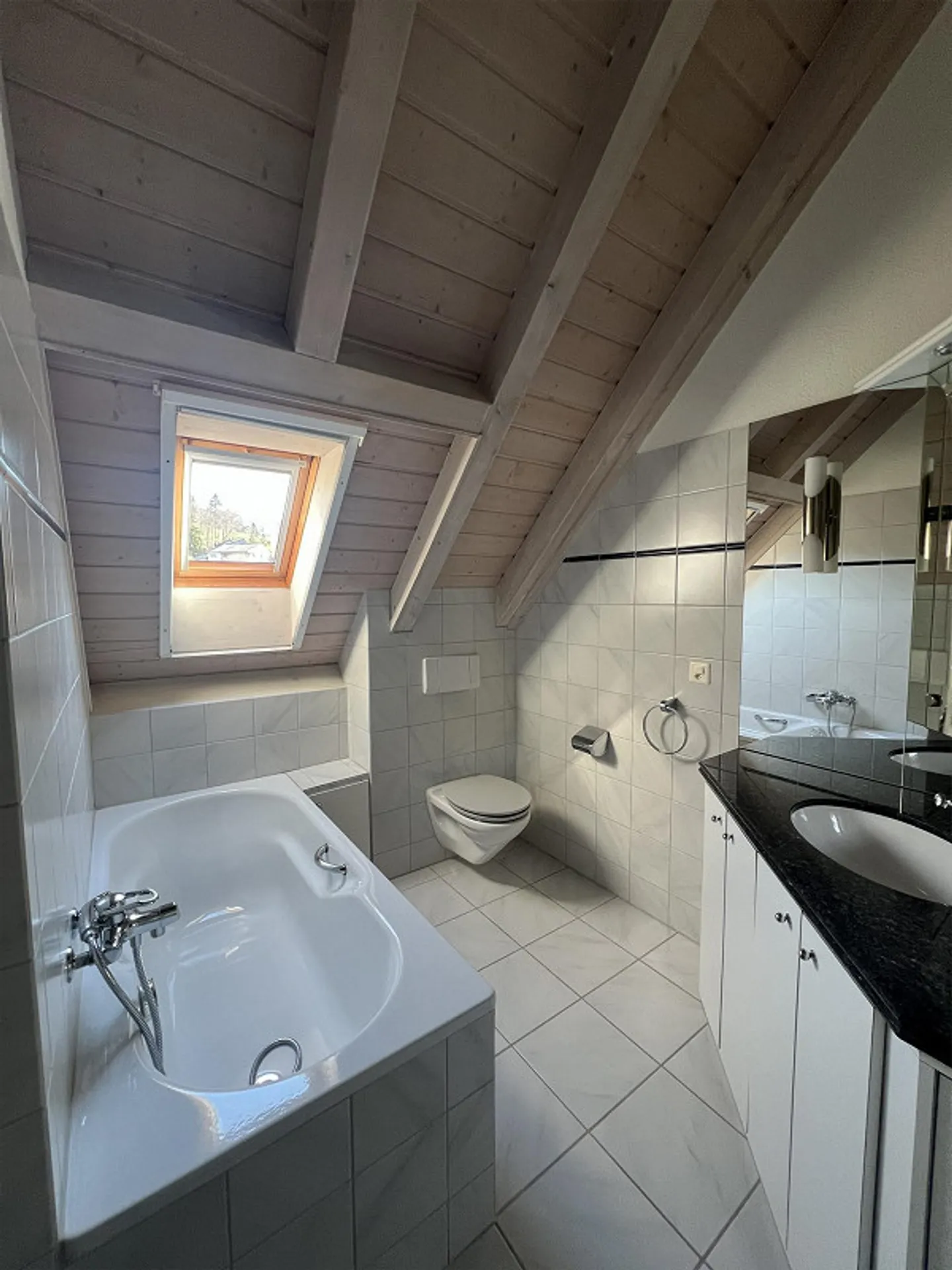 3.5-room penthouse apartment with a view - Photo 9 of 10