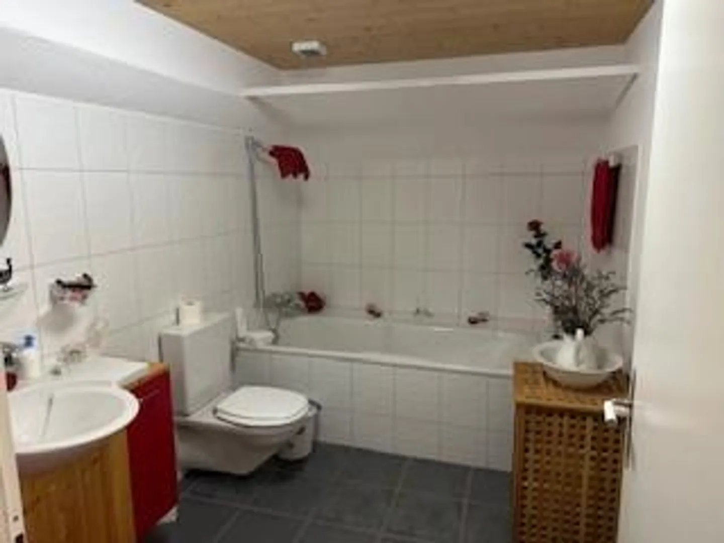 Cozy and Quiet 2.5 Room Apartment, 60m2, CHF 1,150.- incl. NK - Photo 3 of 9