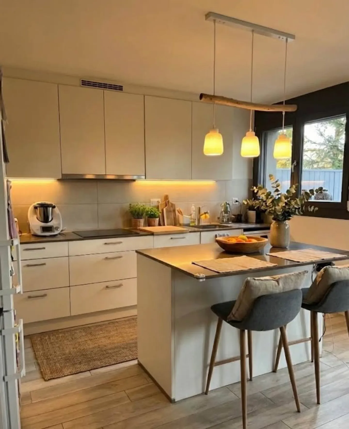 6-room apartment - Photo 3 of 7