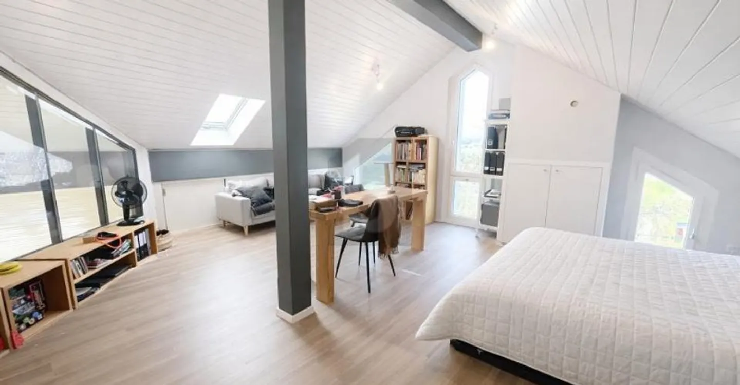 MAGNIFICENT SPACIOUS RENOVATED WITH UNOBSTRUCTED VIEW - Photo 4 of 5