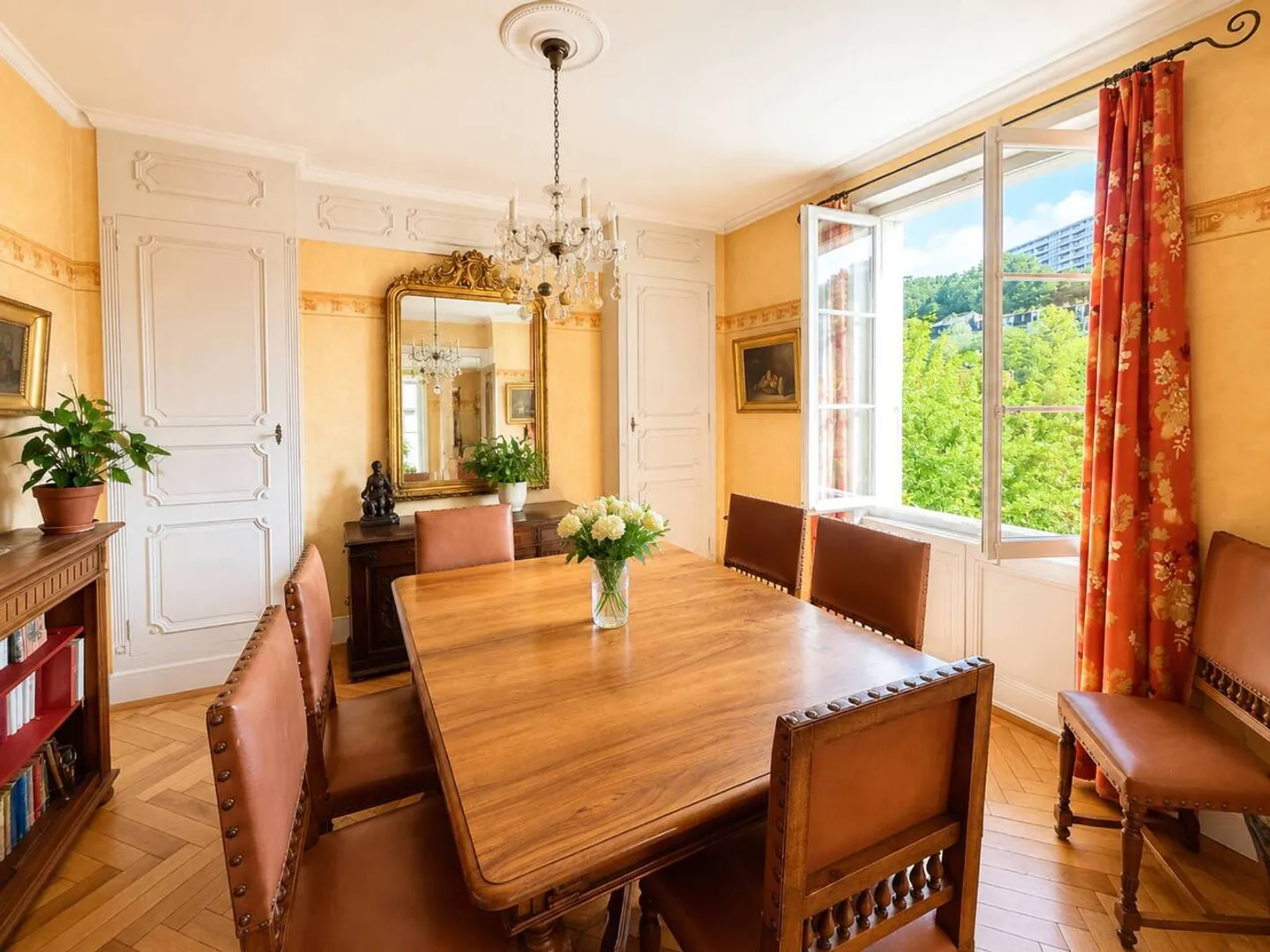 Charming Detached House in Lausanne - Photo 5 of 12