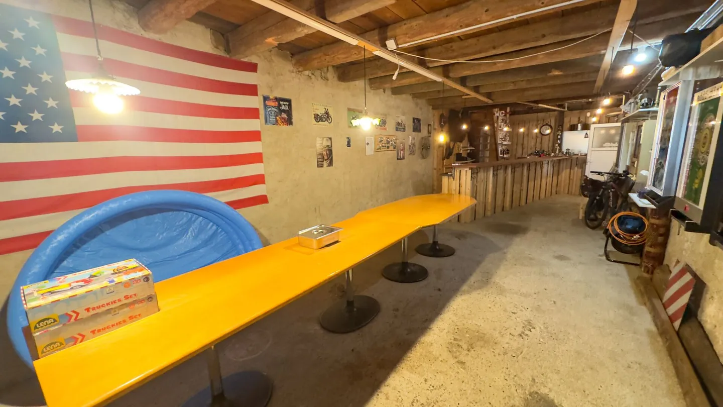 Casa bifamiliare con grande terreno - Foto 4 di 15