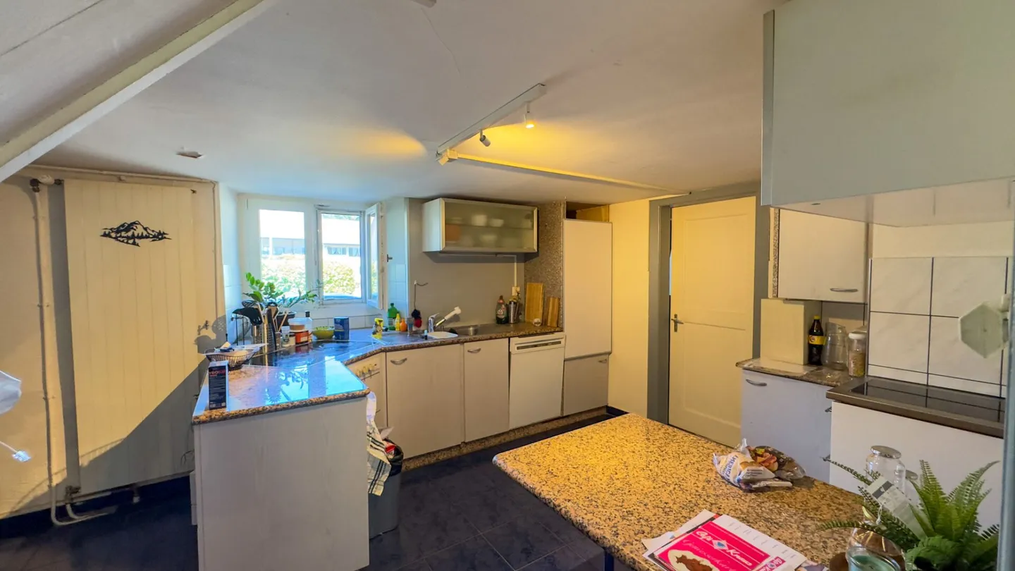 Casa bifamiliare con grande terreno - Foto 6 di 15