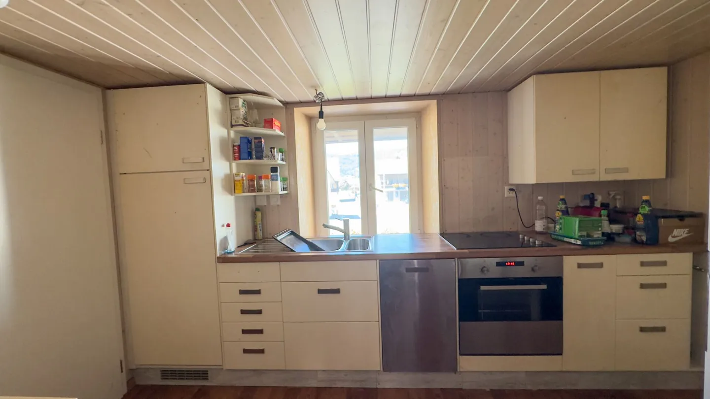 Casa bifamiliare con grande terreno - Foto 10 di 15
