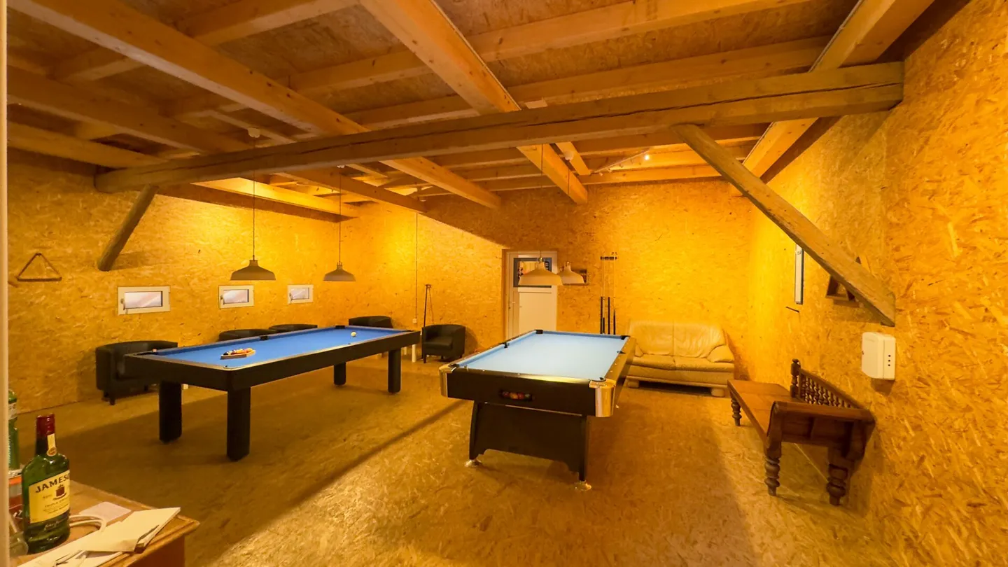 Casa bifamiliare con grande terreno - Foto 12 di 15