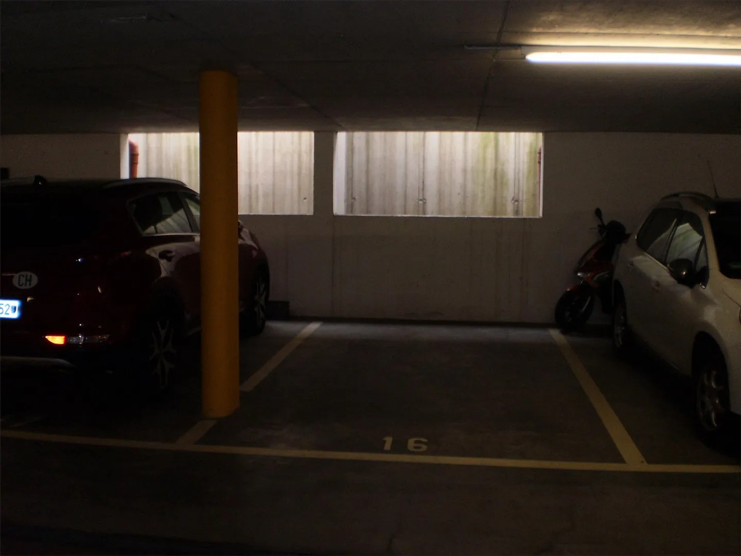 Tiefgaragenplatz zu Vermieten - Foto 7 von 8