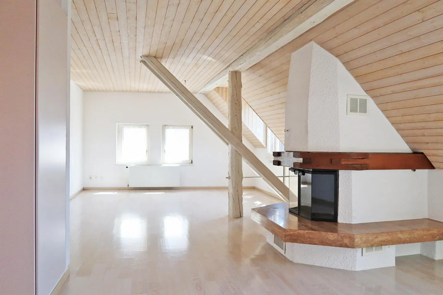 Central Attic Apartment in Stein am Rhein - Photo 2 of 9