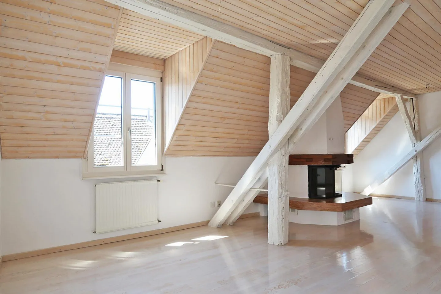 Central Attic Apartment in Stein am Rhein - Photo 3 of 9